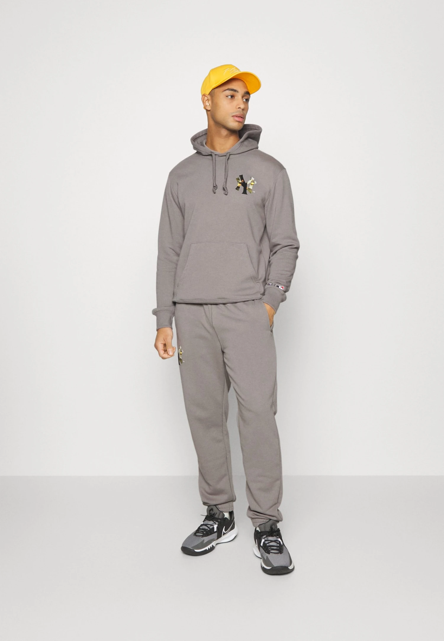 Champion Mlb New York Yankees Infill Hoodie - Hoodie - Grey 4 Champion Mlb New York Yankees Infill Hoodie - Hoodie - Grey - Bilde 2