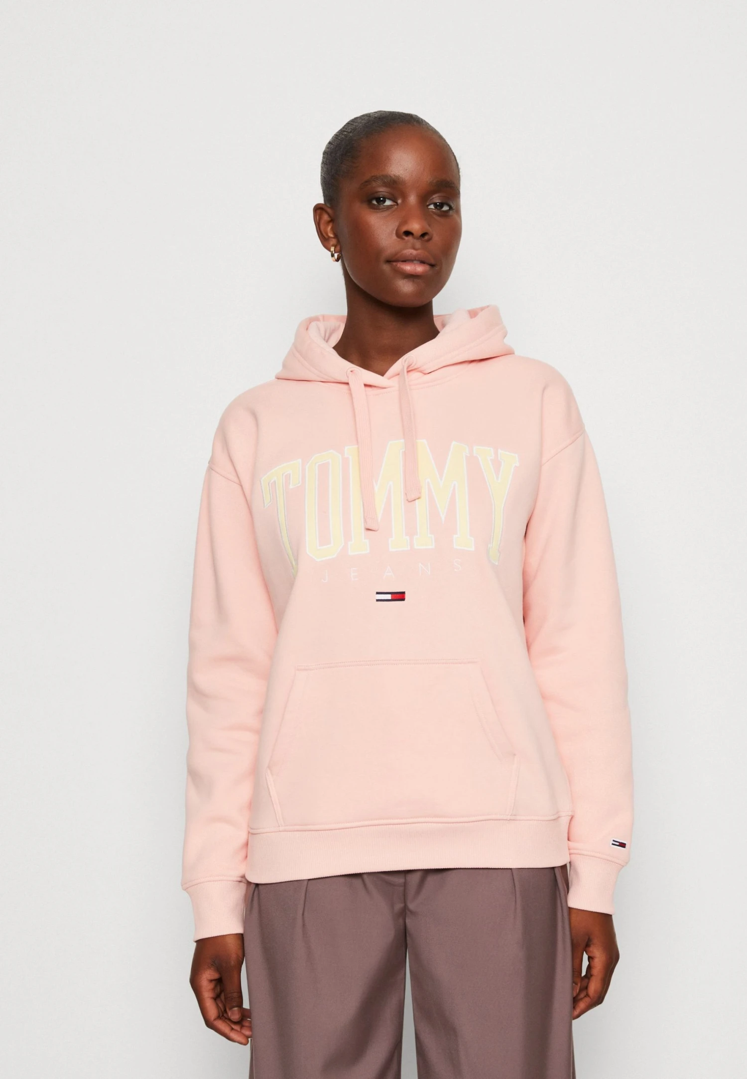 Tommy Jeans Pop Collegiate Hoodie - Sweatshirt - Cosmetic Peach 3 Tommy Jeans Pop Collegiate Hoodie - Sweatshirt - Cosmetic Peach