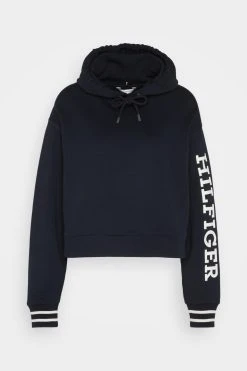 Tommy Hilfiger Monotype Slv Crop - Hoodie - Desert Sky -Gant shop fcd9851d638b414d8ebb876377d54217 scaled