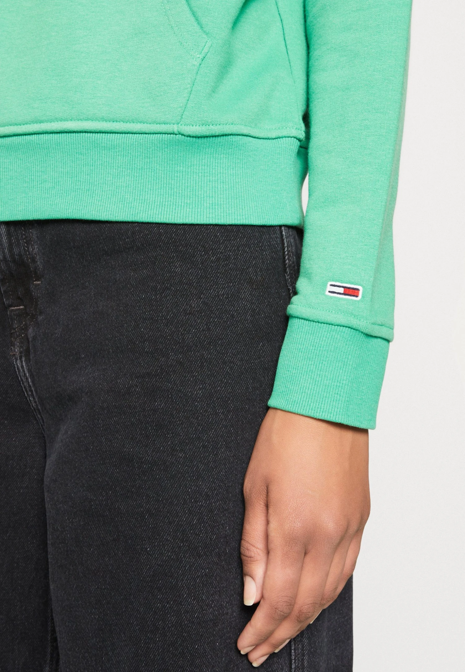 Tommy Jeans Serif Linear Hoodie - Sweatshirt - Coastal Green 8 Tommy Jeans Serif Linear Hoodie - Sweatshirt - Coastal Green - Bilde 6